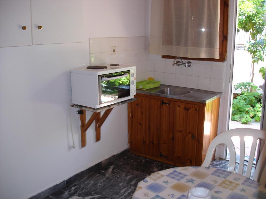Ilias Appartements Tsaprounis Ellinika  Exterior foto